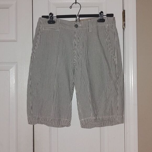 Gap striped seer sucker gray white shorts  Sz 29 - Picture 1 of 4